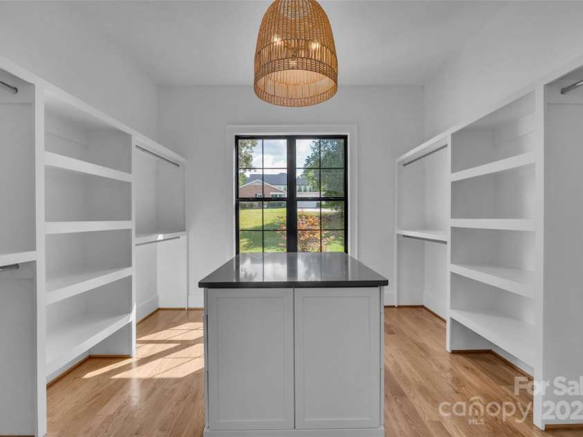 3500 Barclay Downs Drive, Charlotte, NC 28209.  MLS# CAR4177426, YatesRealty ID 594. 