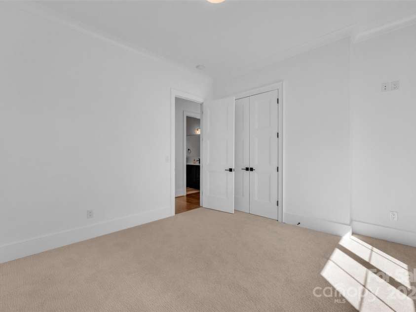 3500 Barclay Downs Drive, Charlotte, NC 28209.  MLS# CAR4177426, YatesRealty ID 594. 