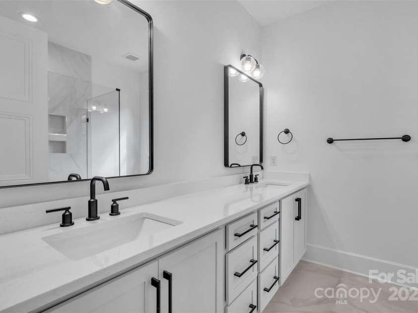 3500 Barclay Downs Drive, Charlotte, NC 28209.  MLS# CAR4177426, YatesRealty ID 594. 