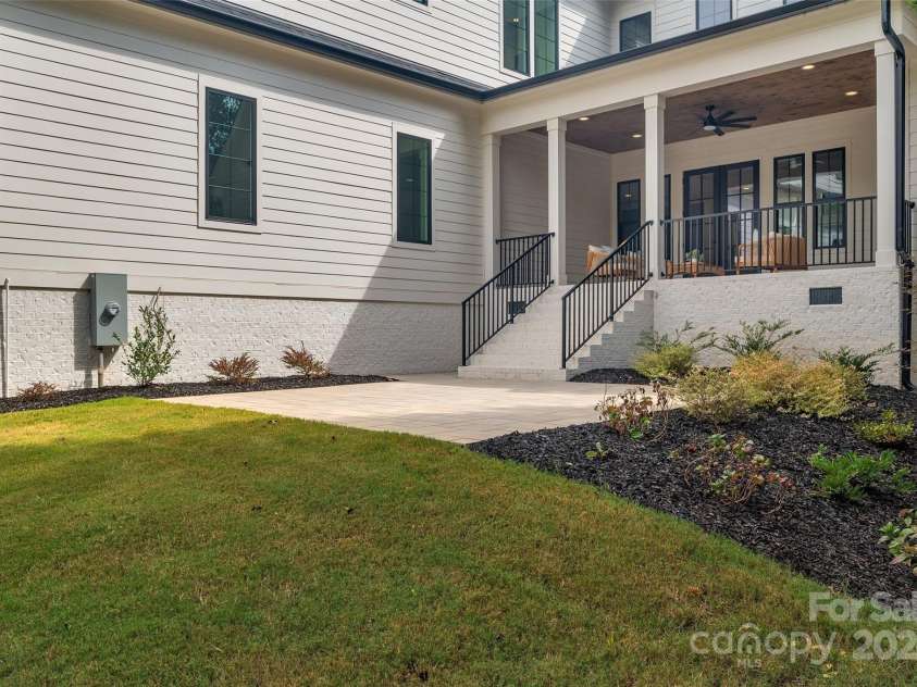 3500 Barclay Downs Drive, Charlotte, NC 28209.  MLS# CAR4177426, YatesRealty ID 594. 