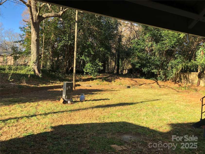 713 Warren Street, Shelby, NC 28150.  MLS# CAR4186401, YatesRealty ID 5940. 