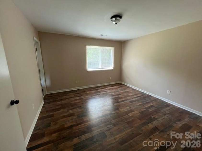 11005 Vista Haven Drive, Charlotte, NC 28226.  MLS# CAR4354673, YatesRealty ID 5941. 
