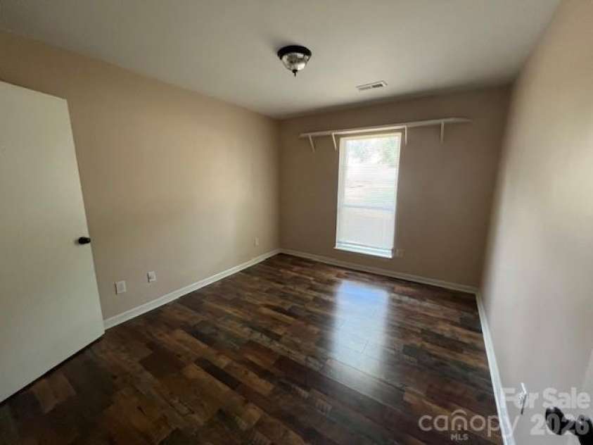 11005 Vista Haven Drive, Charlotte, NC 28226.  MLS# CAR4354673, YatesRealty ID 5941. 