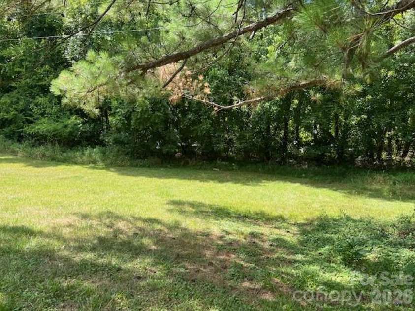 11005 Vista Haven Drive, Charlotte, NC 28226.  MLS# CAR4354673, YatesRealty ID 5941. 