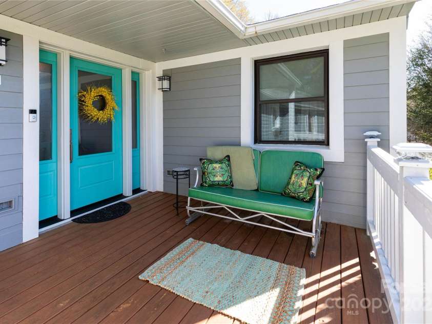 224 Northfield Court, Hendersonville, NC 28739.  MLS# CAR4242073, YatesRealty ID 5941. 