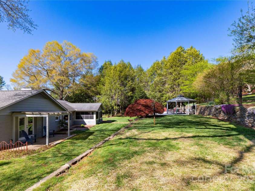 224 Northfield Court, Hendersonville, NC 28739.  MLS# CAR4242073, YatesRealty ID 5941. 