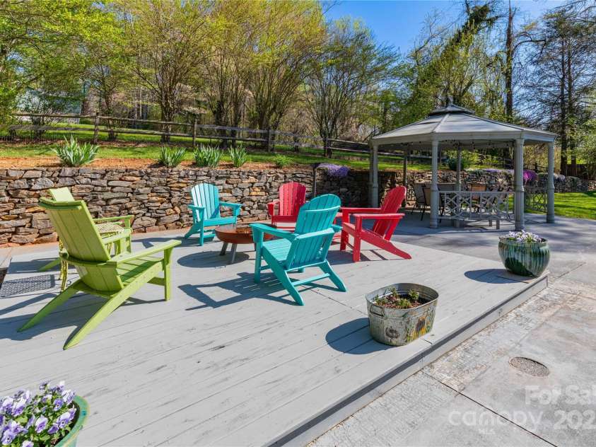 224 Northfield Court, Hendersonville, NC 28739.  MLS# CAR4242073, YatesRealty ID 5941. 