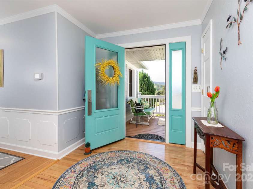 224 Northfield Court, Hendersonville, NC 28739.  MLS# CAR4242073, YatesRealty ID 5941. 