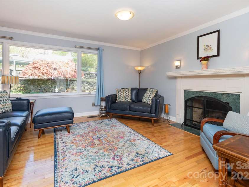 224 Northfield Court, Hendersonville, NC 28739.  MLS# CAR4242073, YatesRealty ID 5941. 