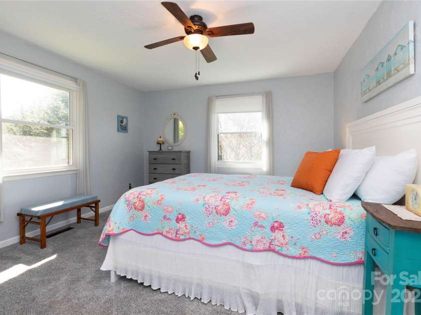224 Northfield Court, Hendersonville, NC 28739.  MLS# CAR4242073, YatesRealty ID 5941. 