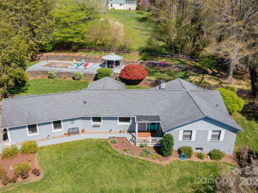 224 Northfield Court, Hendersonville, NC 28739.  MLS# CAR4242073, YatesRealty ID 5941. 
