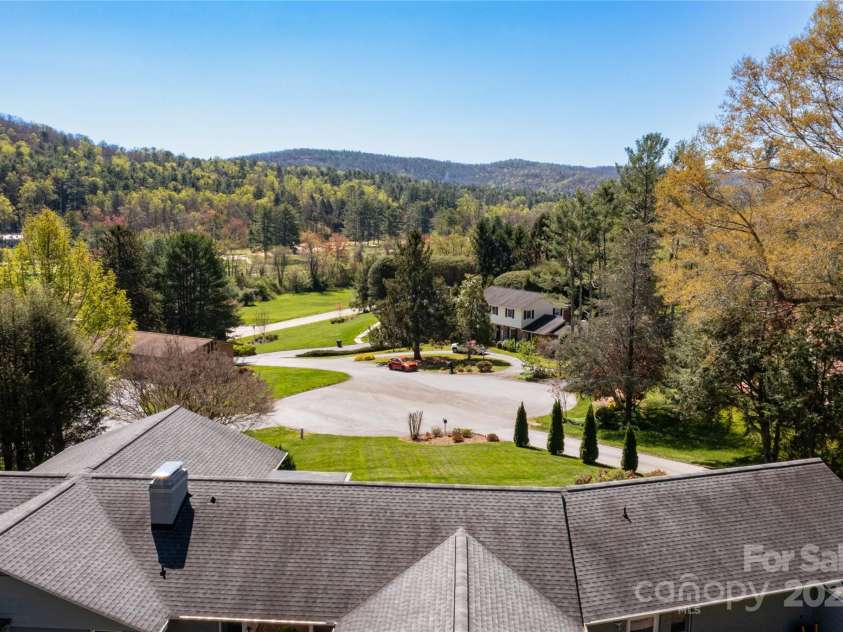 224 Northfield Court, Hendersonville, NC 28739.  MLS# CAR4242073, YatesRealty ID 5941. 