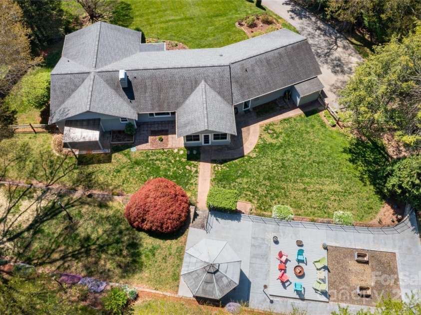 224 Northfield Court, Hendersonville, NC 28739.  MLS# CAR4242073, YatesRealty ID 5941. 