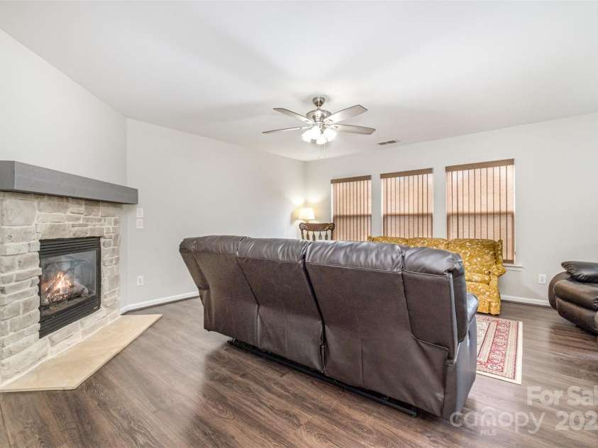 6618 Latherton Lane, Charlotte, NC 28278.  MLS# CAR4246684, YatesRealty ID 5942. 