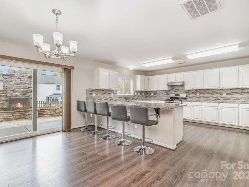 6618 Latherton Lane, Charlotte, NC 28278.  MLS# CAR4246684, YatesRealty ID 5942. 