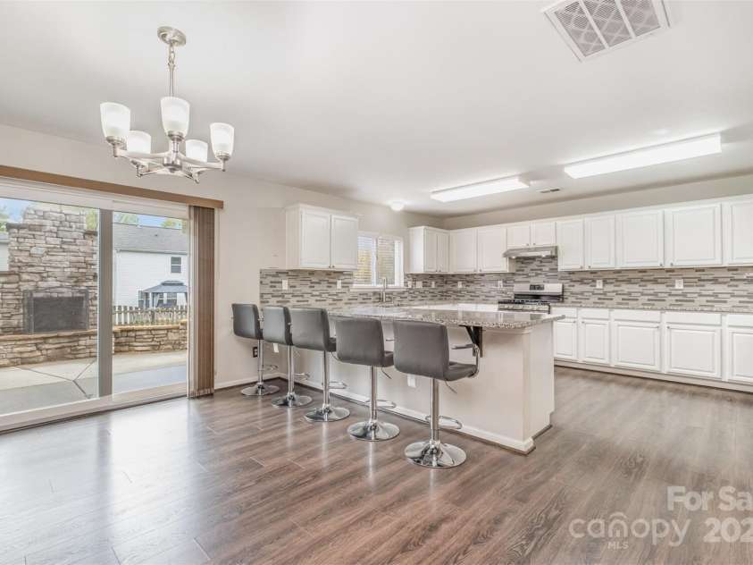 6618 Latherton Lane, Charlotte, NC 28278.  MLS# CAR4246684, YatesRealty ID 5942. 