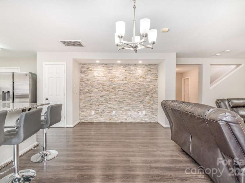 6618 Latherton Lane, Charlotte, NC 28278.  MLS# CAR4246684, YatesRealty ID 5942. 