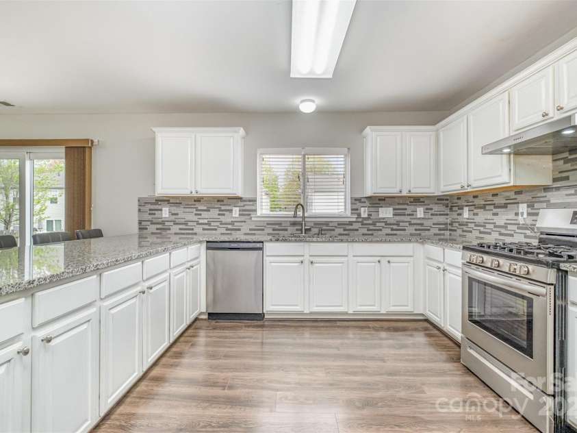 6618 Latherton Lane, Charlotte, NC 28278.  MLS# CAR4246684, YatesRealty ID 5942. 