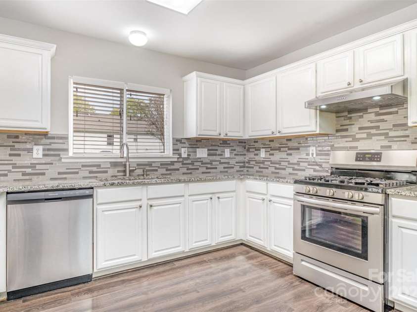 6618 Latherton Lane, Charlotte, NC 28278.  MLS# CAR4246684, YatesRealty ID 5942. 