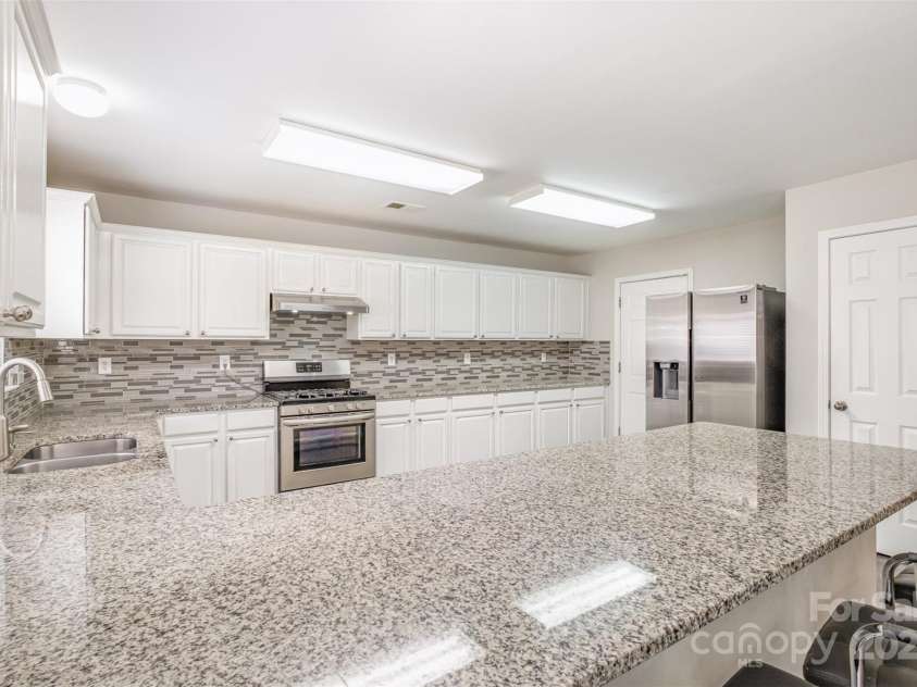 6618 Latherton Lane, Charlotte, NC 28278.  MLS# CAR4246684, YatesRealty ID 5942. 