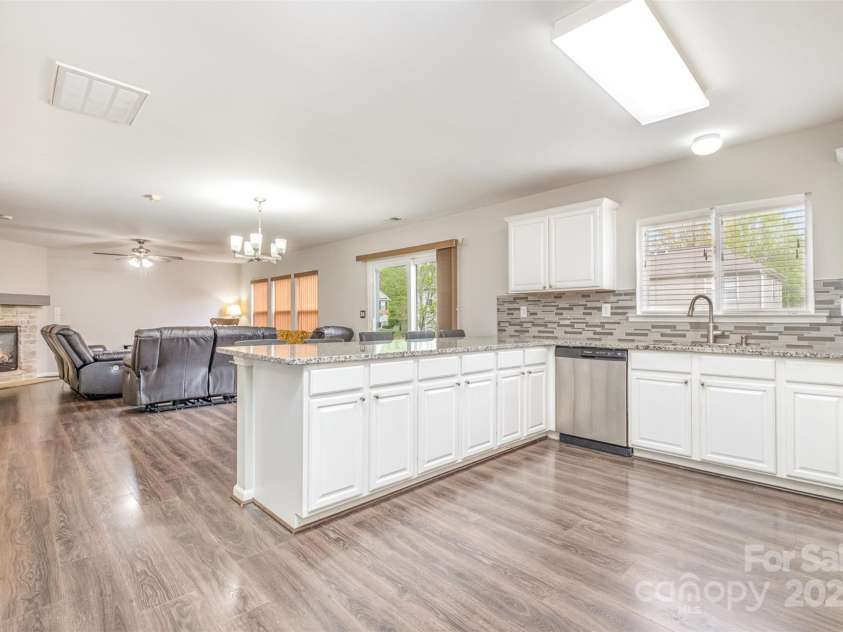 6618 Latherton Lane, Charlotte, NC 28278.  MLS# CAR4246684, YatesRealty ID 5942. 