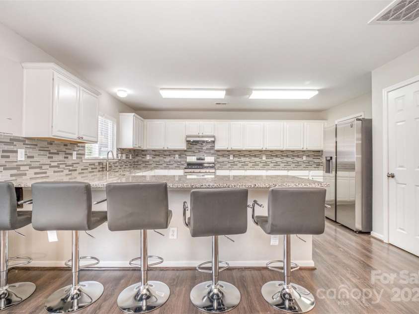 6618 Latherton Lane, Charlotte, NC 28278.  MLS# CAR4246684, YatesRealty ID 5942. 