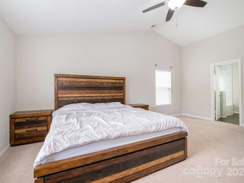 6618 Latherton Lane, Charlotte, NC 28278.  MLS# CAR4246684, YatesRealty ID 5942. 