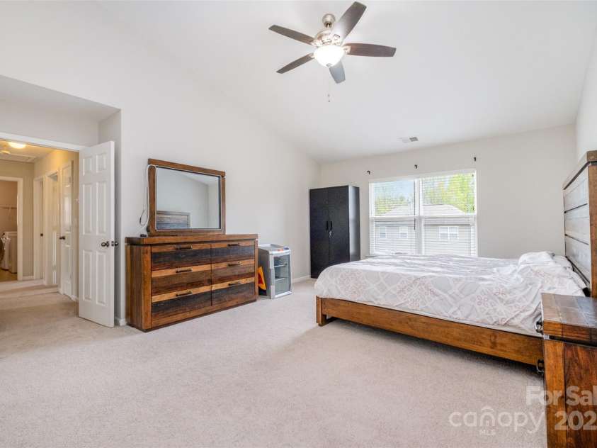 6618 Latherton Lane, Charlotte, NC 28278.  MLS# CAR4246684, YatesRealty ID 5942. 