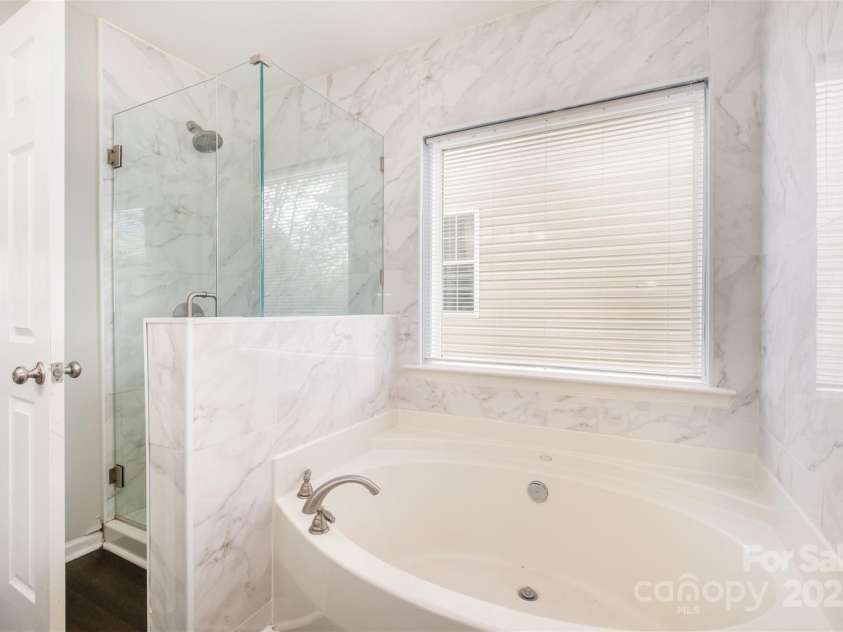 6618 Latherton Lane, Charlotte, NC 28278.  MLS# CAR4246684, YatesRealty ID 5942. 