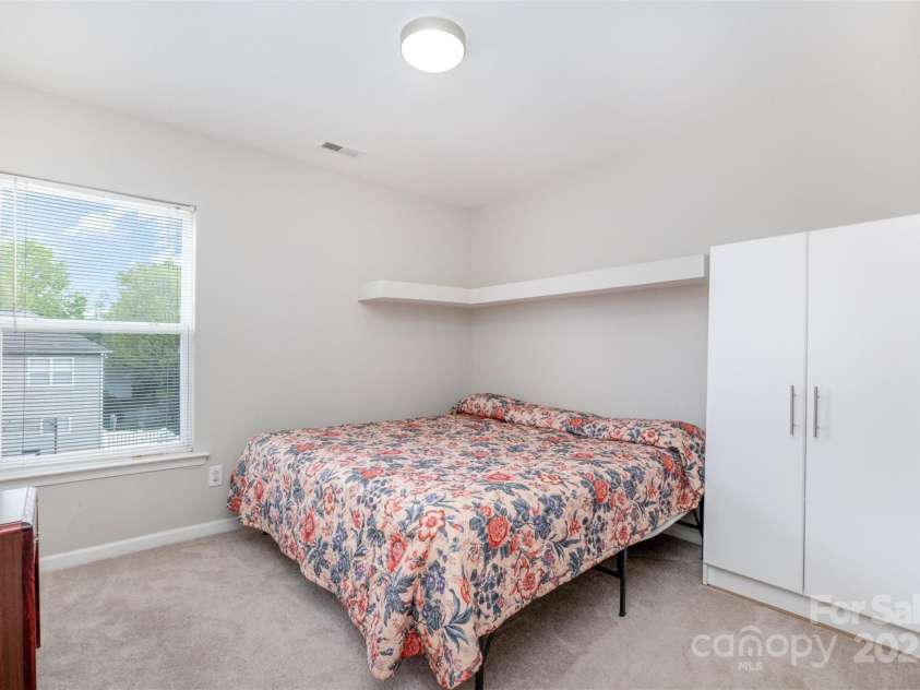 6618 Latherton Lane, Charlotte, NC 28278.  MLS# CAR4246684, YatesRealty ID 5942. 