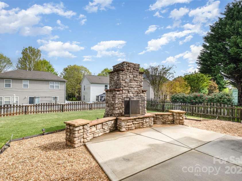 6618 Latherton Lane, Charlotte, NC 28278.  MLS# CAR4246684, YatesRealty ID 5942. 