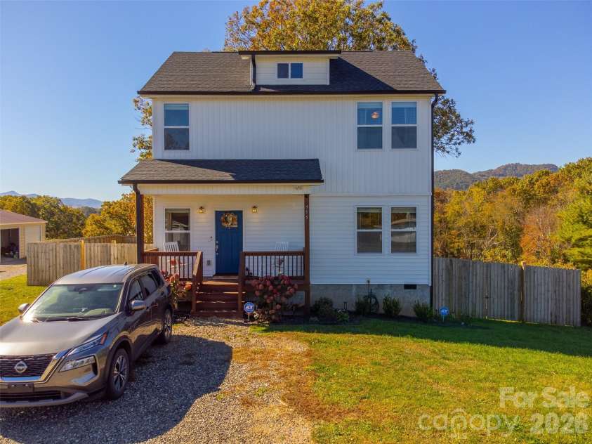 955 Canton Road, Canton, NC 28716.  MLS# CAR4313244, YatesRealty ID 5943. 