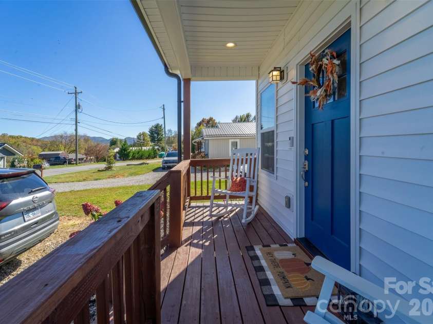 955 Canton Road, Canton, NC 28716.  MLS# CAR4313244, YatesRealty ID 5943. 
