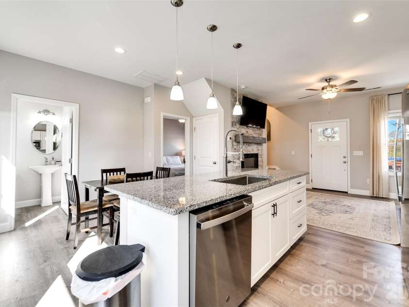 955 Canton Road, Canton, NC 28716.  MLS# CAR4313244, YatesRealty ID 5943. 