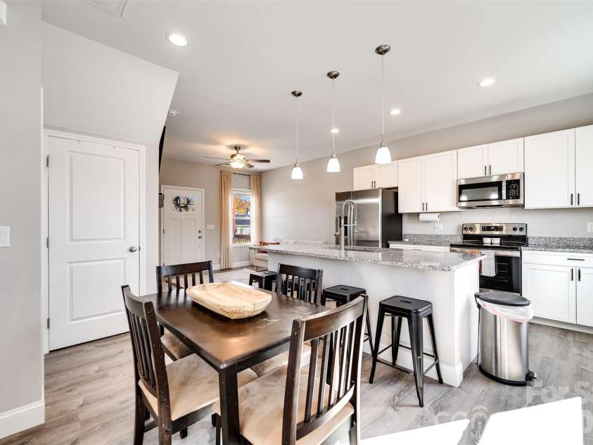 955 Canton Road, Canton, NC 28716.  MLS# CAR4313244, YatesRealty ID 5943. 