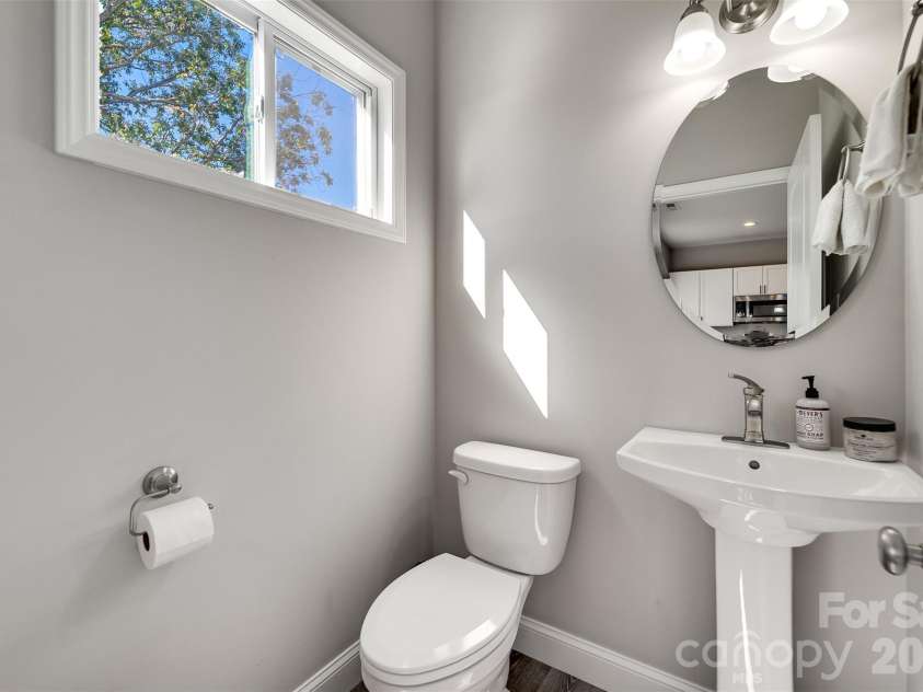 955 Canton Road, Canton, NC 28716.  MLS# CAR4313244, YatesRealty ID 5943. 