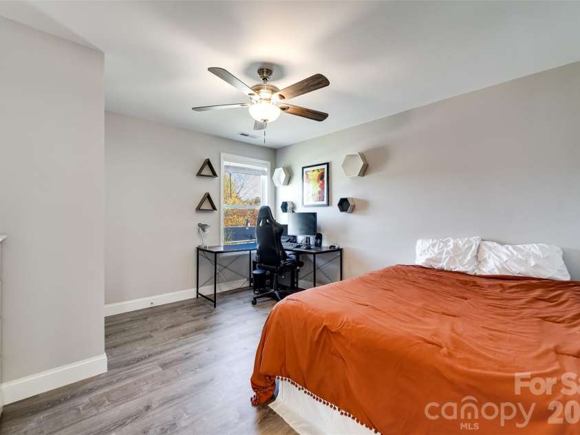 955 Canton Road, Canton, NC 28716.  MLS# CAR4313244, YatesRealty ID 5943. 