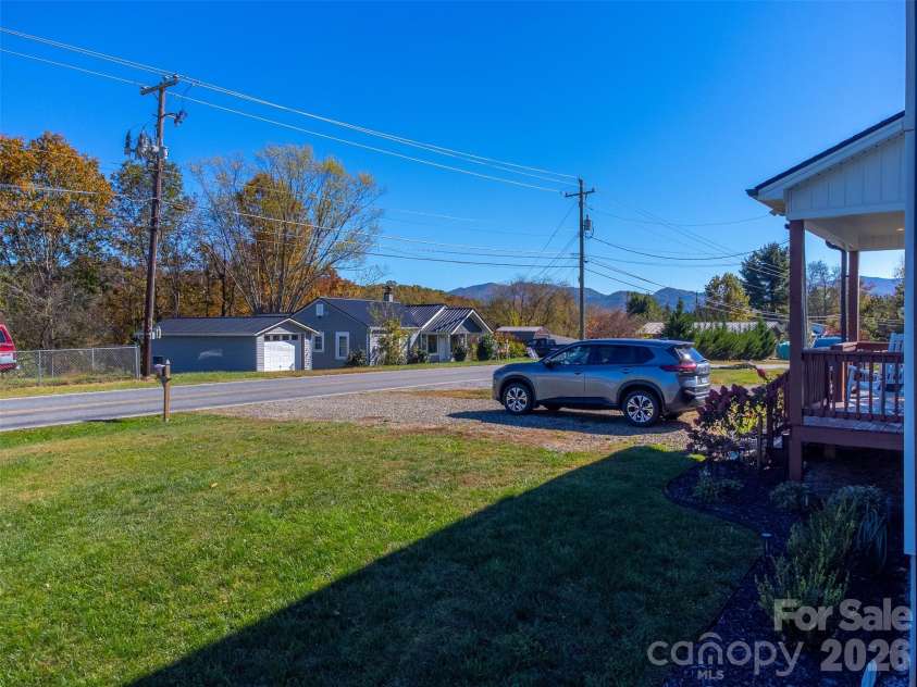 955 Canton Road, Canton, NC 28716.  MLS# CAR4313244, YatesRealty ID 5943. 
