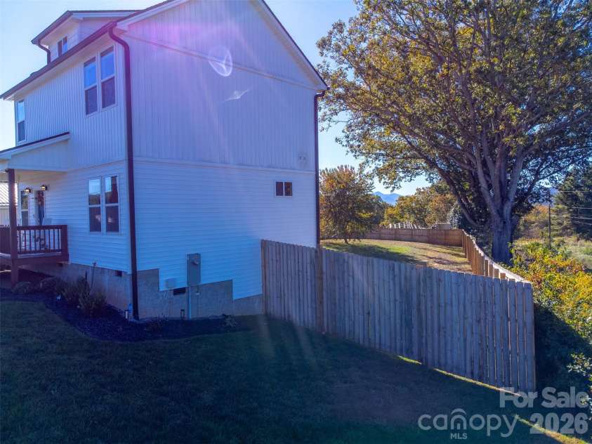 955 Canton Road, Canton, NC 28716.  MLS# CAR4313244, YatesRealty ID 5943. 