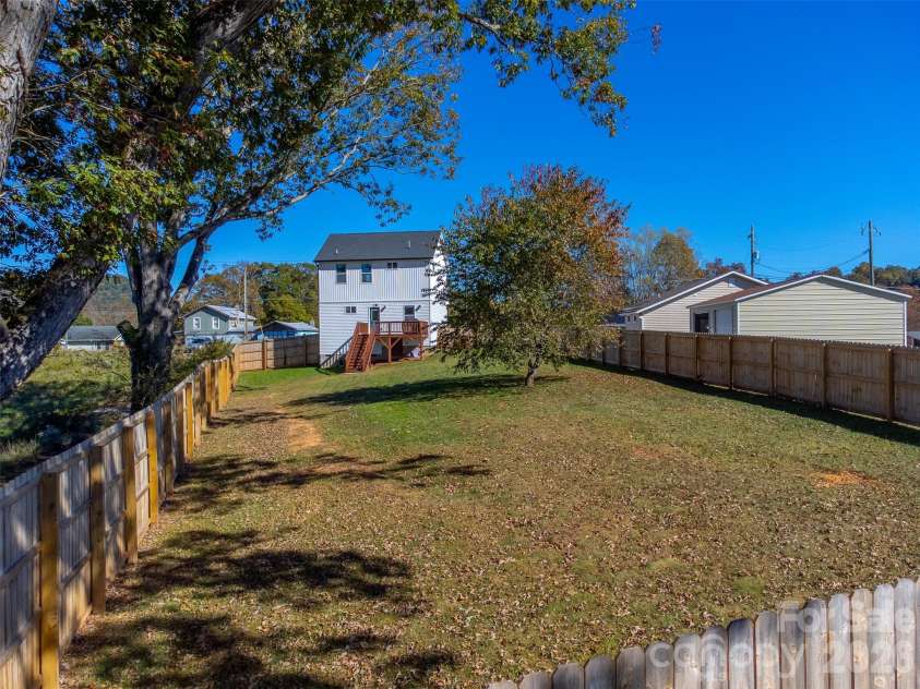 955 Canton Road, Canton, NC 28716.  MLS# CAR4313244, YatesRealty ID 5943. 