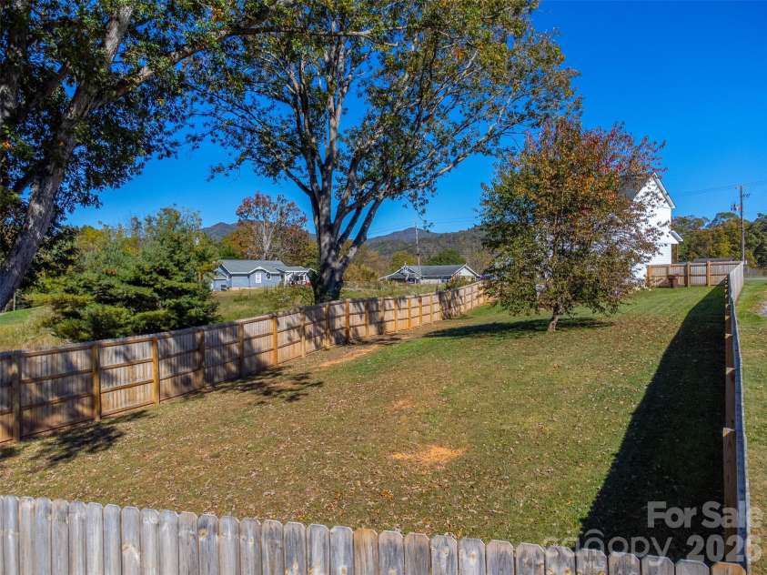 955 Canton Road, Canton, NC 28716.  MLS# CAR4313244, YatesRealty ID 5943. 
