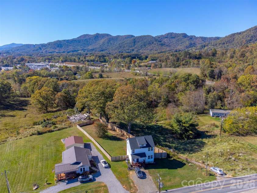 955 Canton Road, Canton, NC 28716.  MLS# CAR4313244, YatesRealty ID 5943. 
