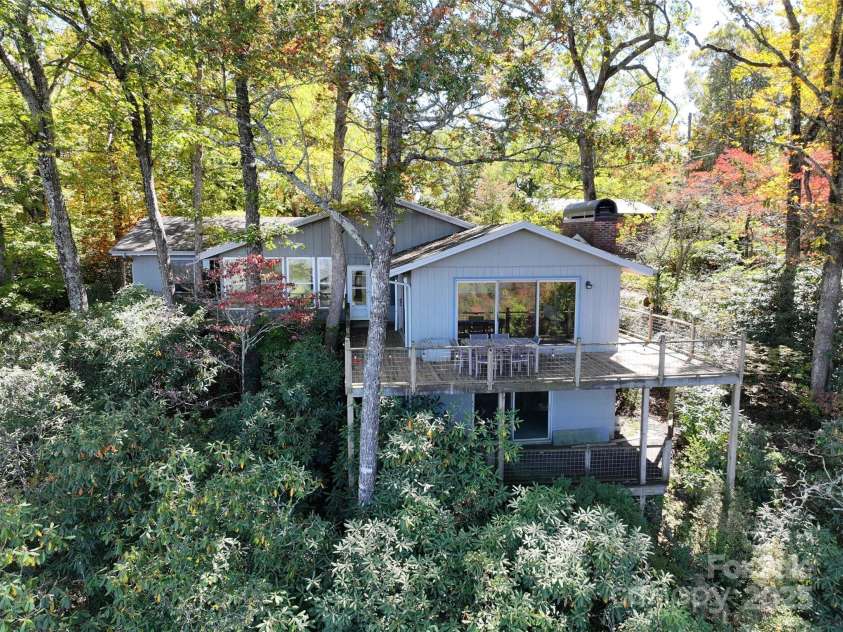 243 Ridgeline Drive, Brevard, NC 28712.  MLS# CAR4313542, YatesRealty ID 5944. 