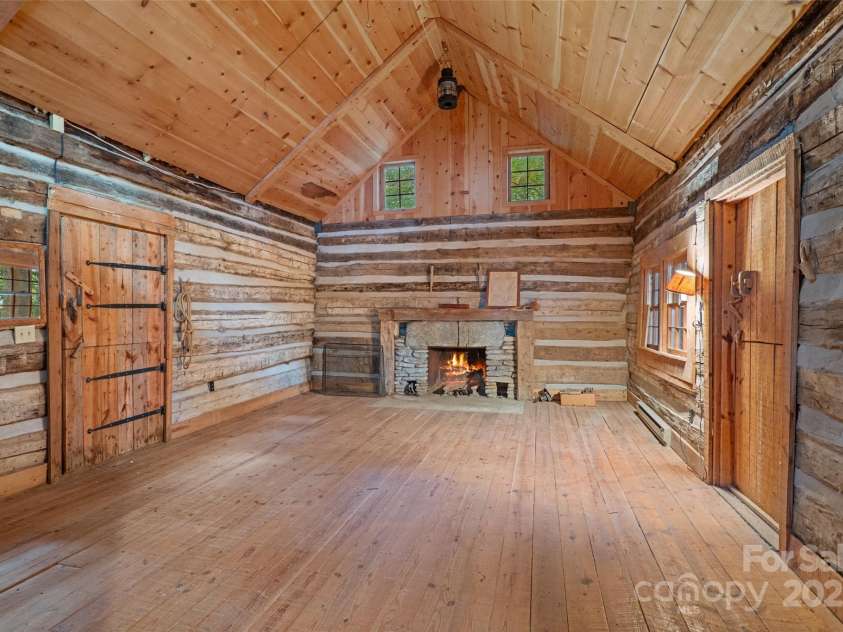 243 Ridgeline Drive, Brevard, NC 28712.  MLS# CAR4313542, YatesRealty ID 5944. 