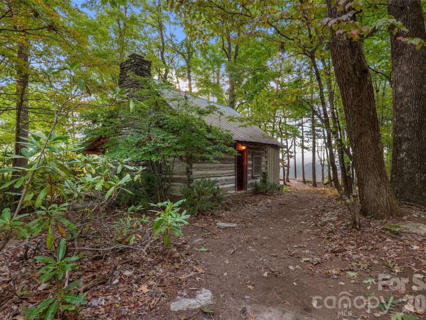 243 Ridgeline Drive, Brevard, NC 28712.  MLS# CAR4313542, YatesRealty ID 5944. 