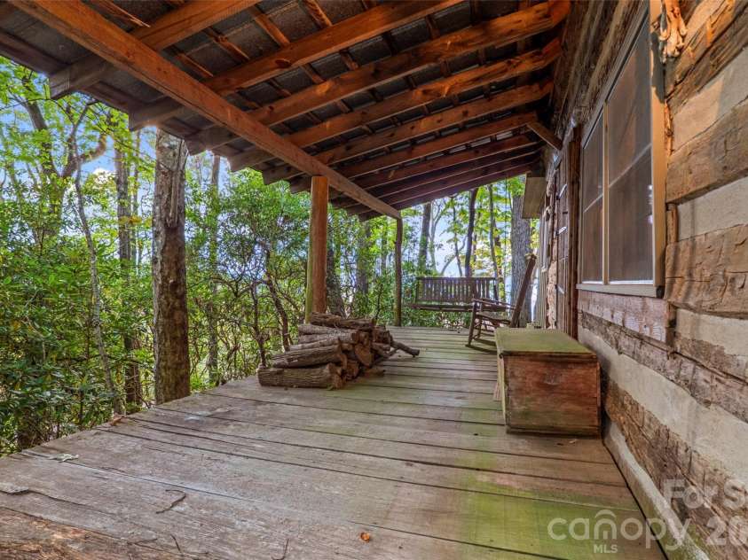 243 Ridgeline Drive, Brevard, NC 28712.  MLS# CAR4313542, YatesRealty ID 5944. 