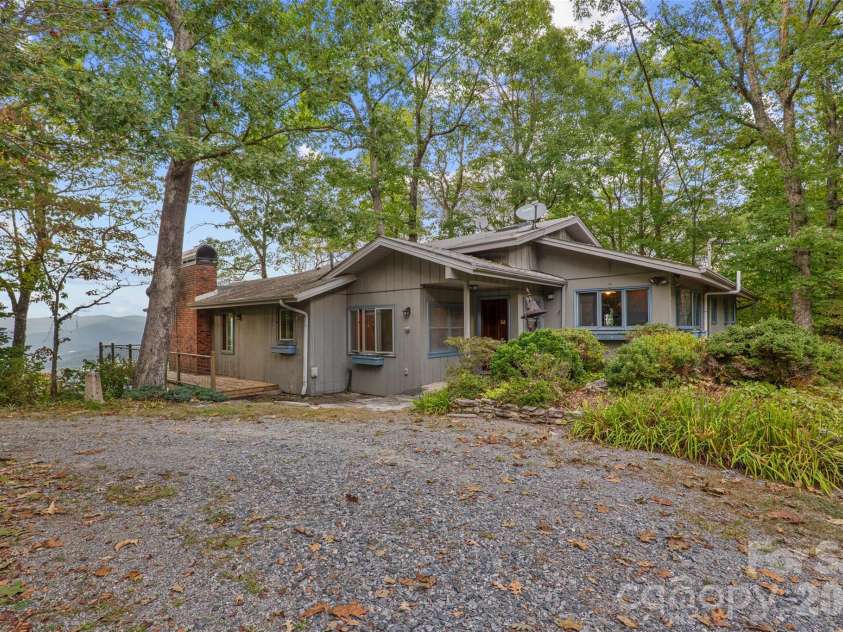 243 Ridgeline Drive, Brevard, NC 28712.  MLS# CAR4313542, YatesRealty ID 5944. Guest Cottage