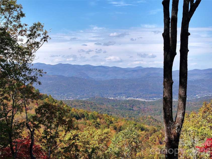 243 Ridgeline Drive, Brevard, NC 28712.  MLS# CAR4313542, YatesRealty ID 5944. Ridge End View to Looking Glass