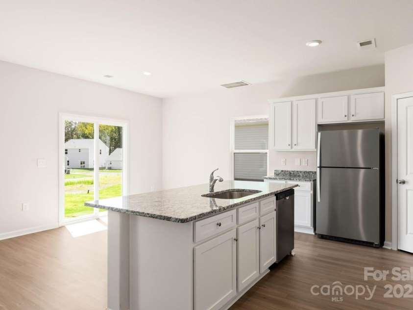 3266 Maple Ridge Drive, Gastonia, NC 28052.  MLS# CAR4211194, YatesRealty ID 5944. 