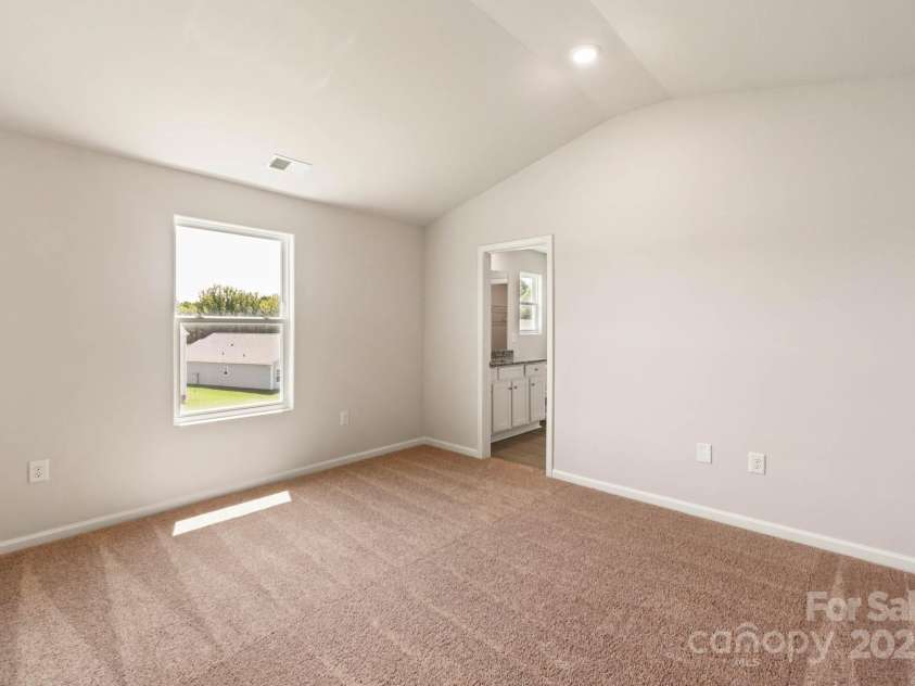 3266 Maple Ridge Drive, Gastonia, NC 28052.  MLS# CAR4211194, YatesRealty ID 5944. 